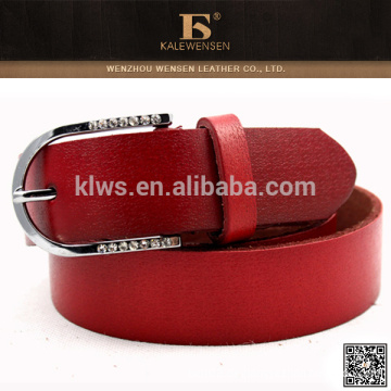 2015 Neueste direkte Design elegante rote Leder Frauen Gürtel
